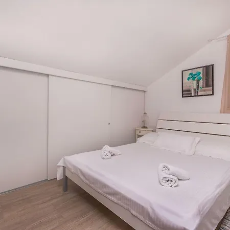 Slavka Apartment Supetar